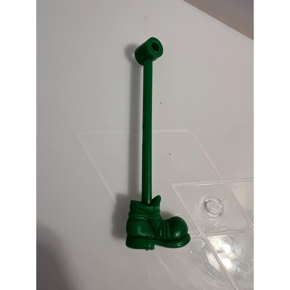 MILTON BRADLEY MOUSE TRAP Green Foot Kicker Replacement Pieces 1994